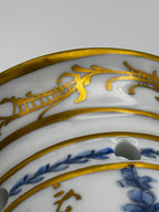 Tisanière sur réchaud (ou chauffe théière)en porcelaine à décore floral bleu et rehauts or