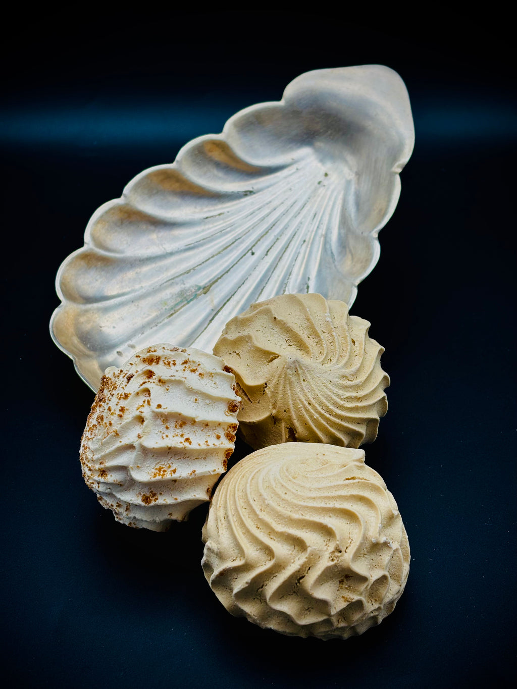 Coupelle en forme de coquille  en métal argenté