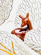 Biche en céramique émaillée brun acajou