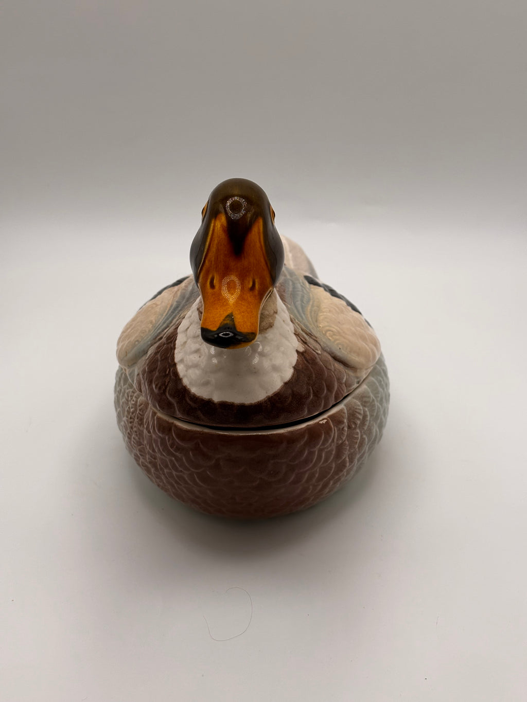 Canard couvert, terrine en céramique émaillée