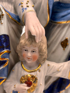 Statue Sainte Famille en porcelaine polychrome et dorée – vue 4