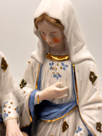 Statue Sainte Famille en porcelaine polychrome et dorée – vue 9