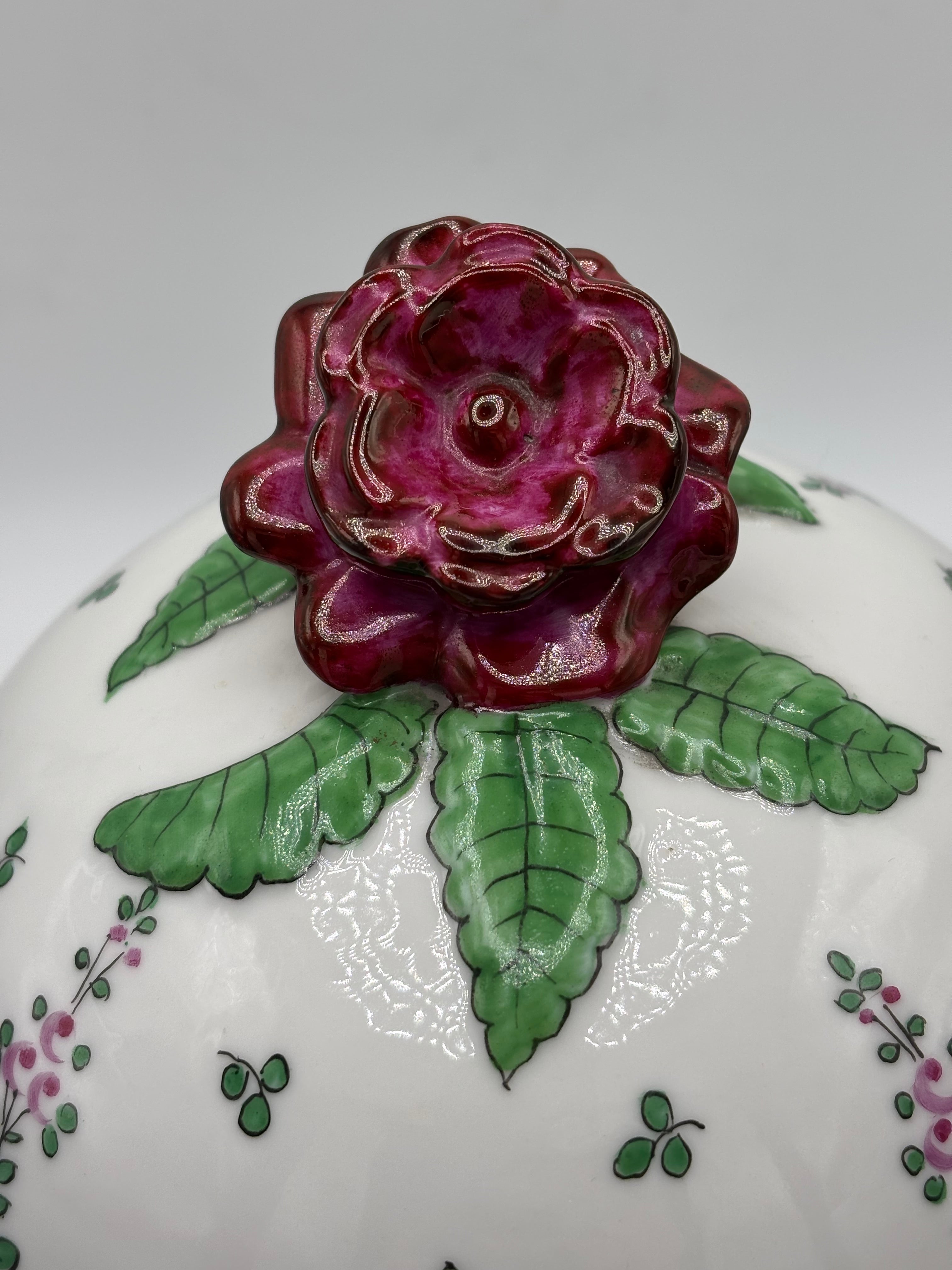 Bonbonnière en porcelaine fine