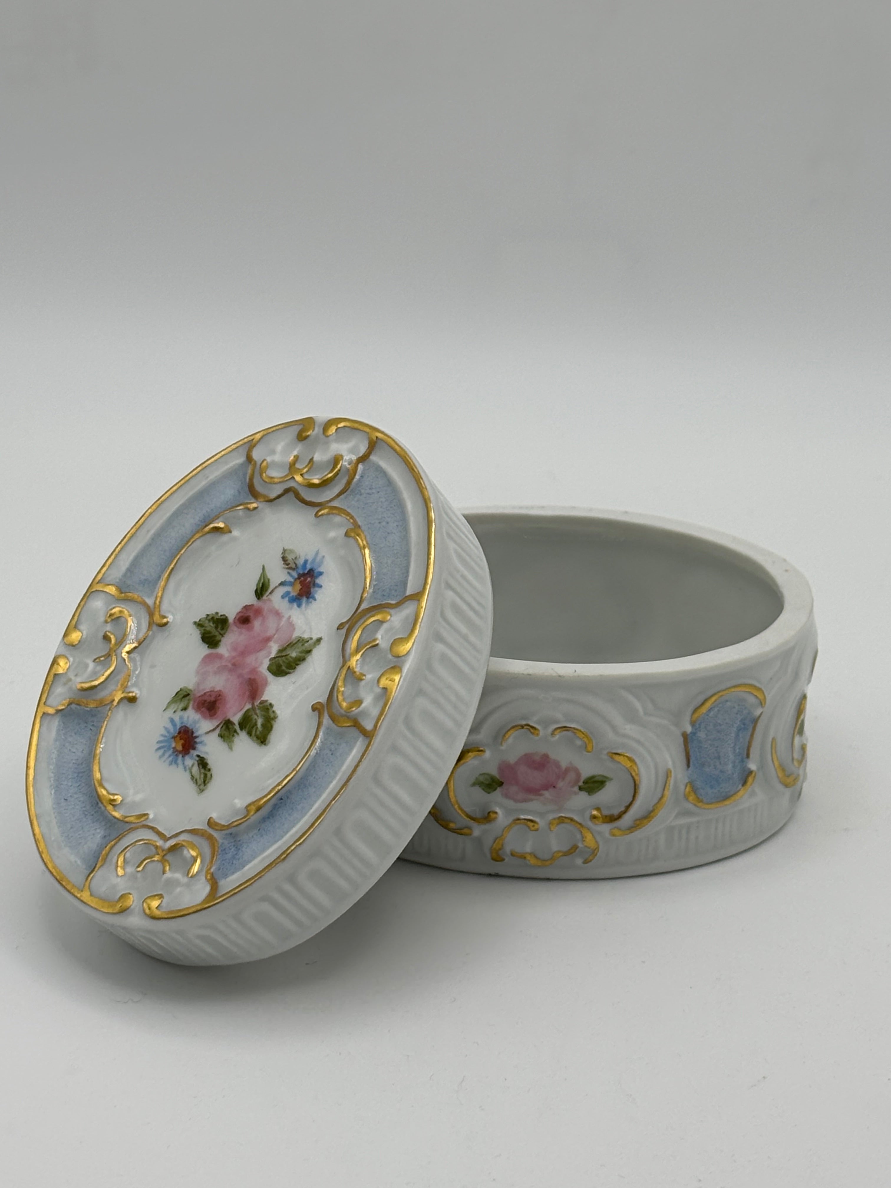 Boite/Pilulier en porcelaine de Limoges