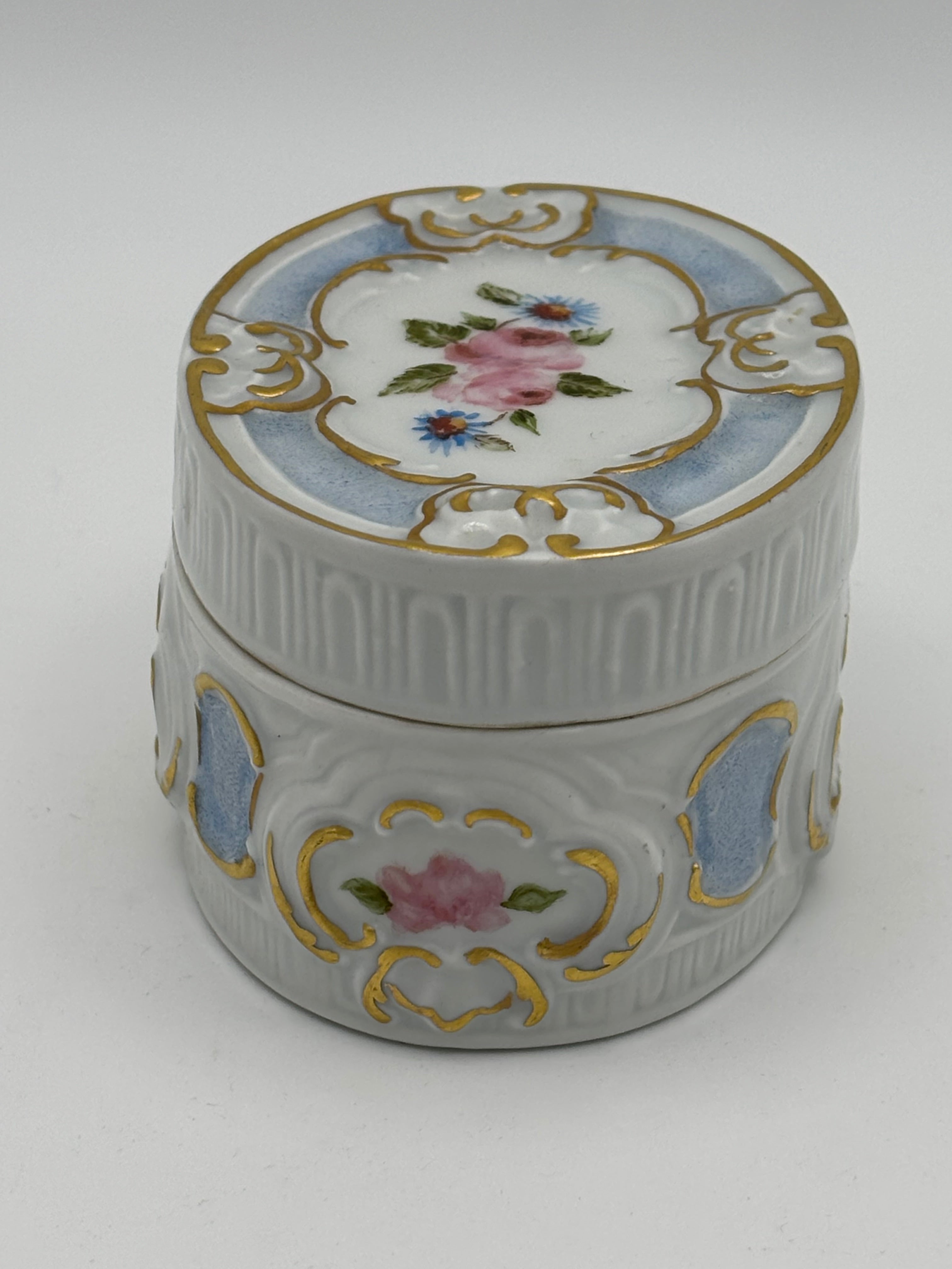 Boite/Pilulier en porcelaine de Limoges