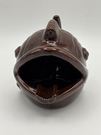 Cendrier zoomorphe en céramique vernissée brune