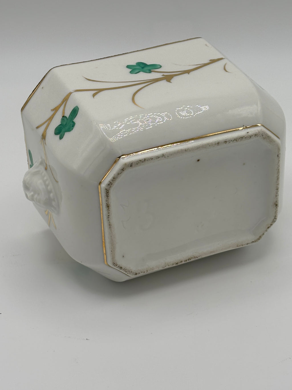 Bonbonnière en porcelaine