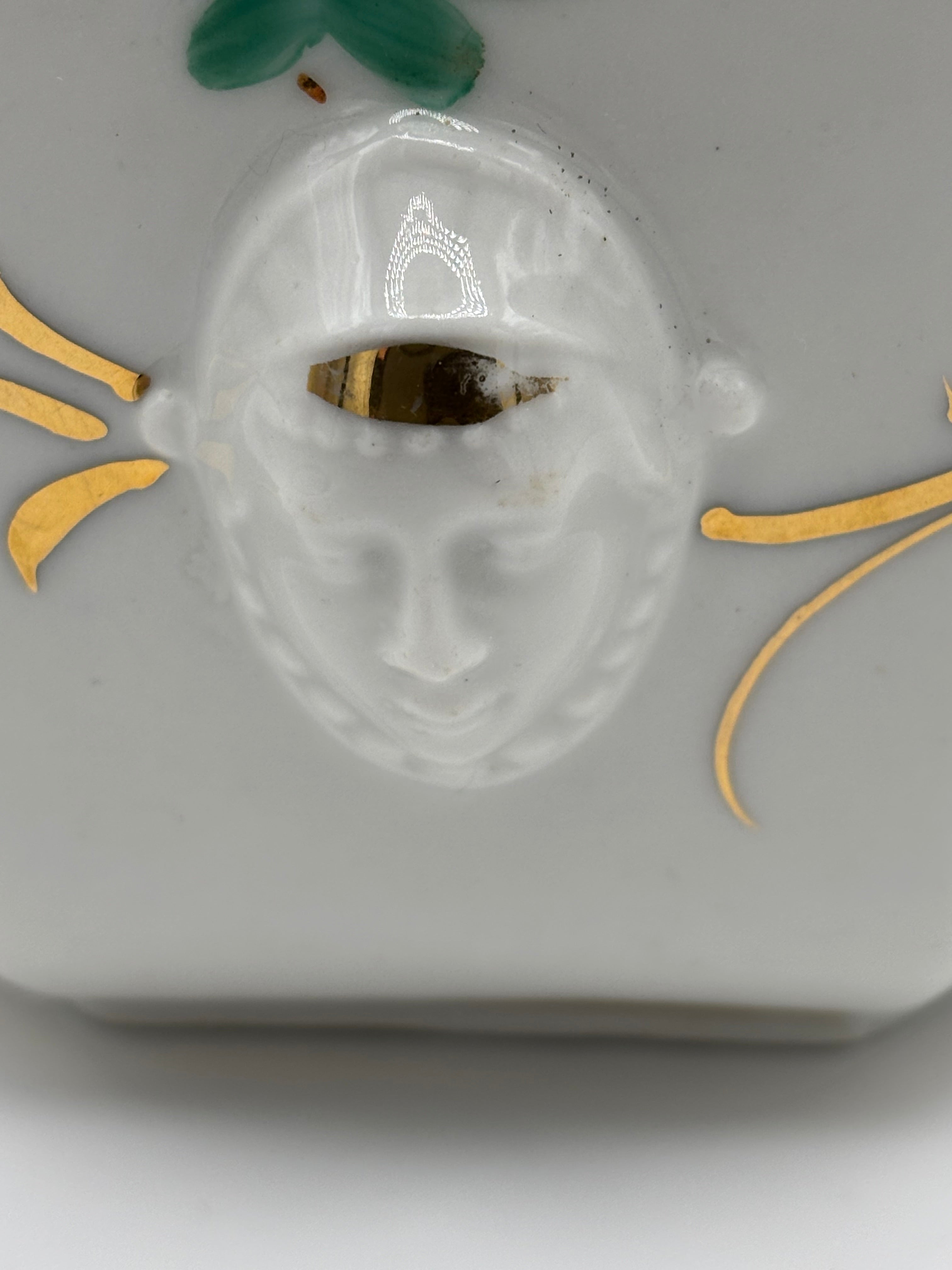 Bonbonnière en porcelaine