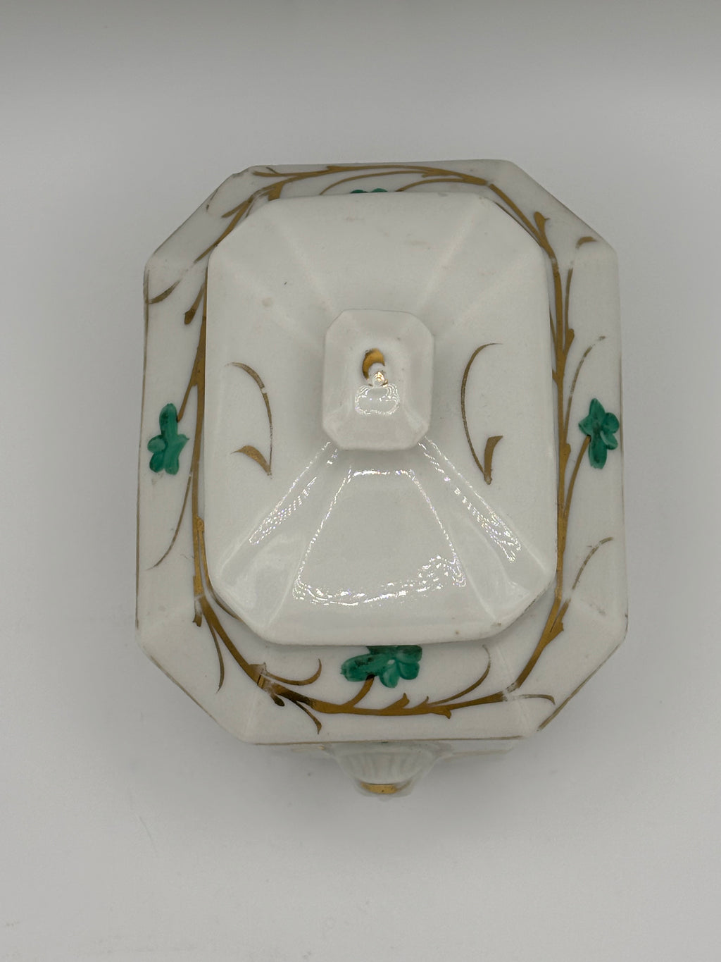 Bonbonnière en porcelaine
