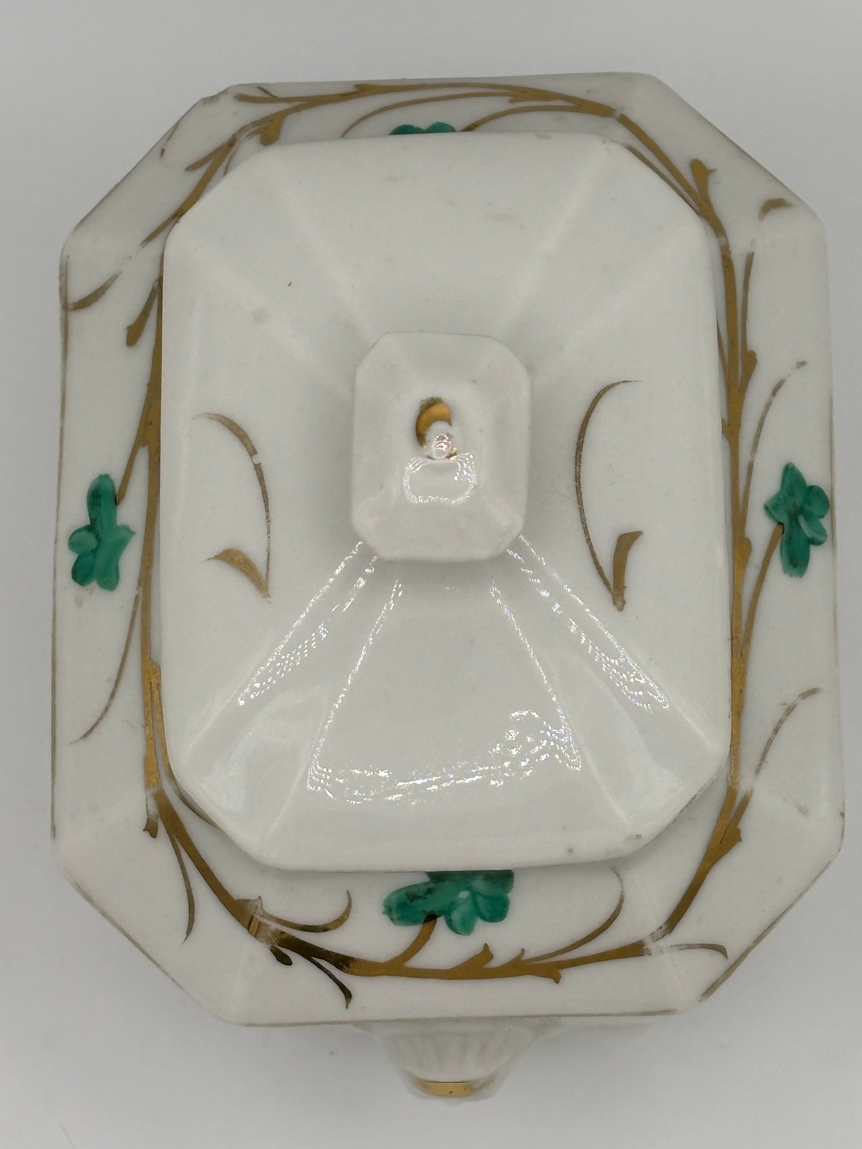 Bonbonnière en porcelaine