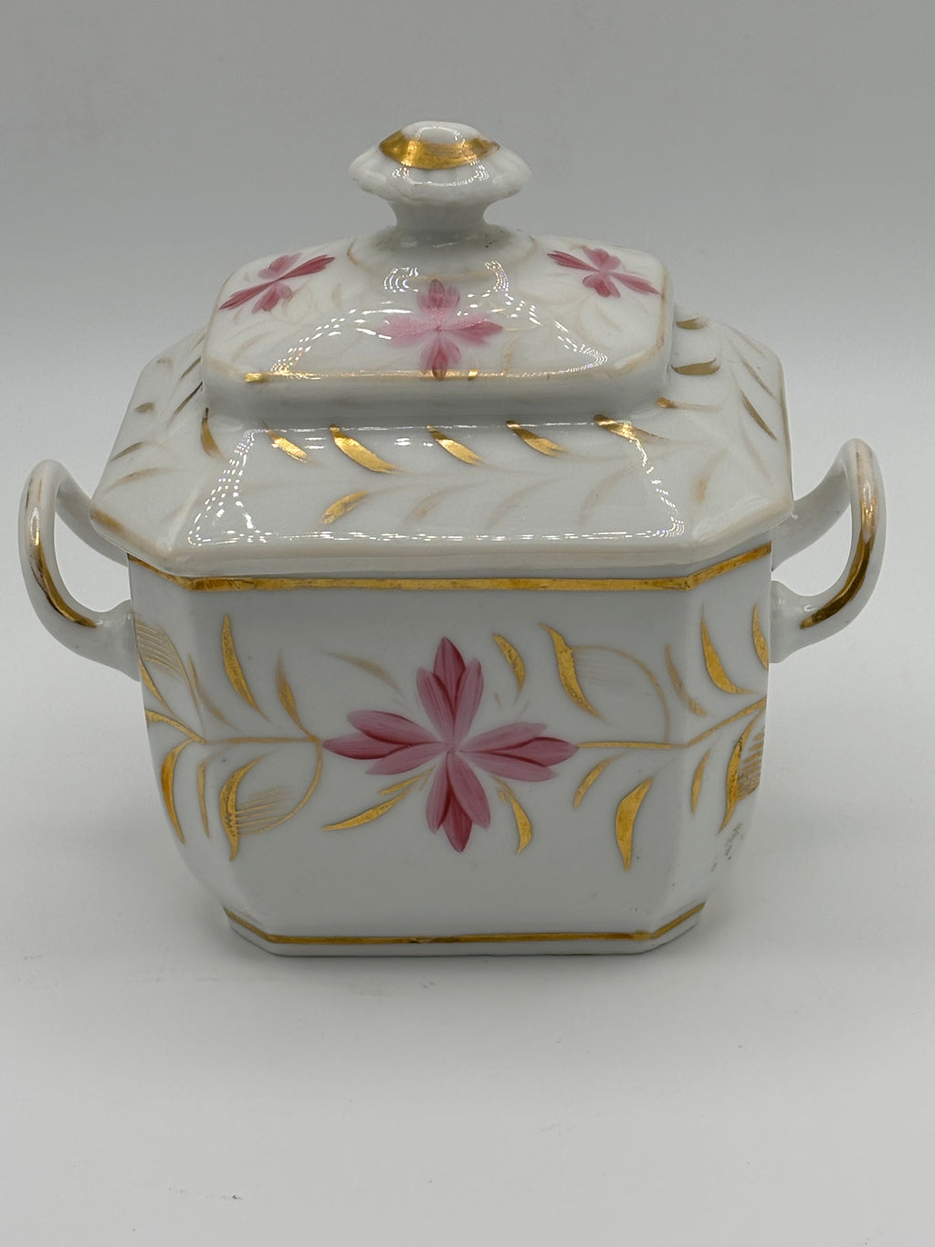 Sucrier ancien en porcelaine à décor floral
