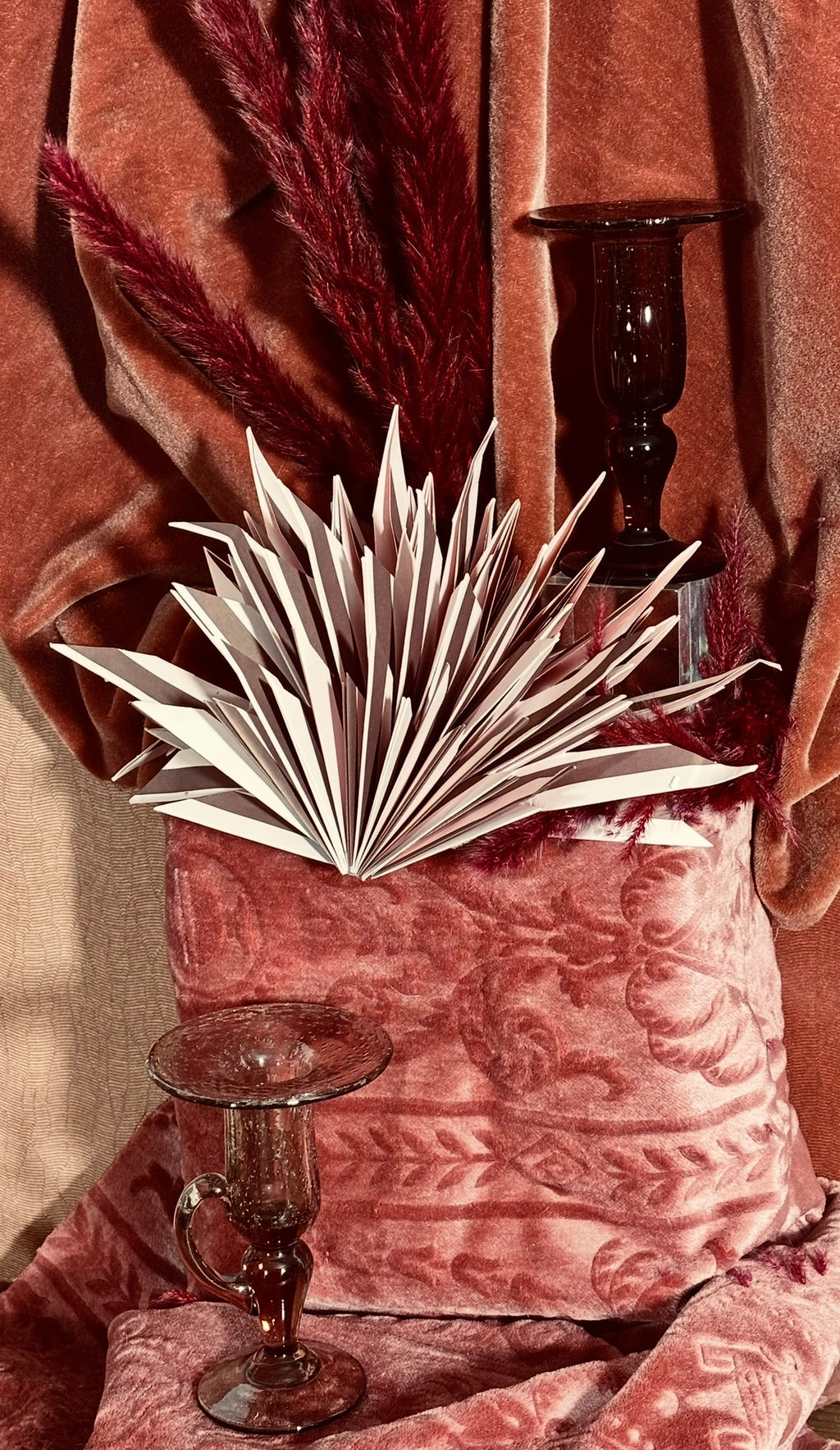 Paire de bougeoirs en verre soufflé signés  Biot années 1970