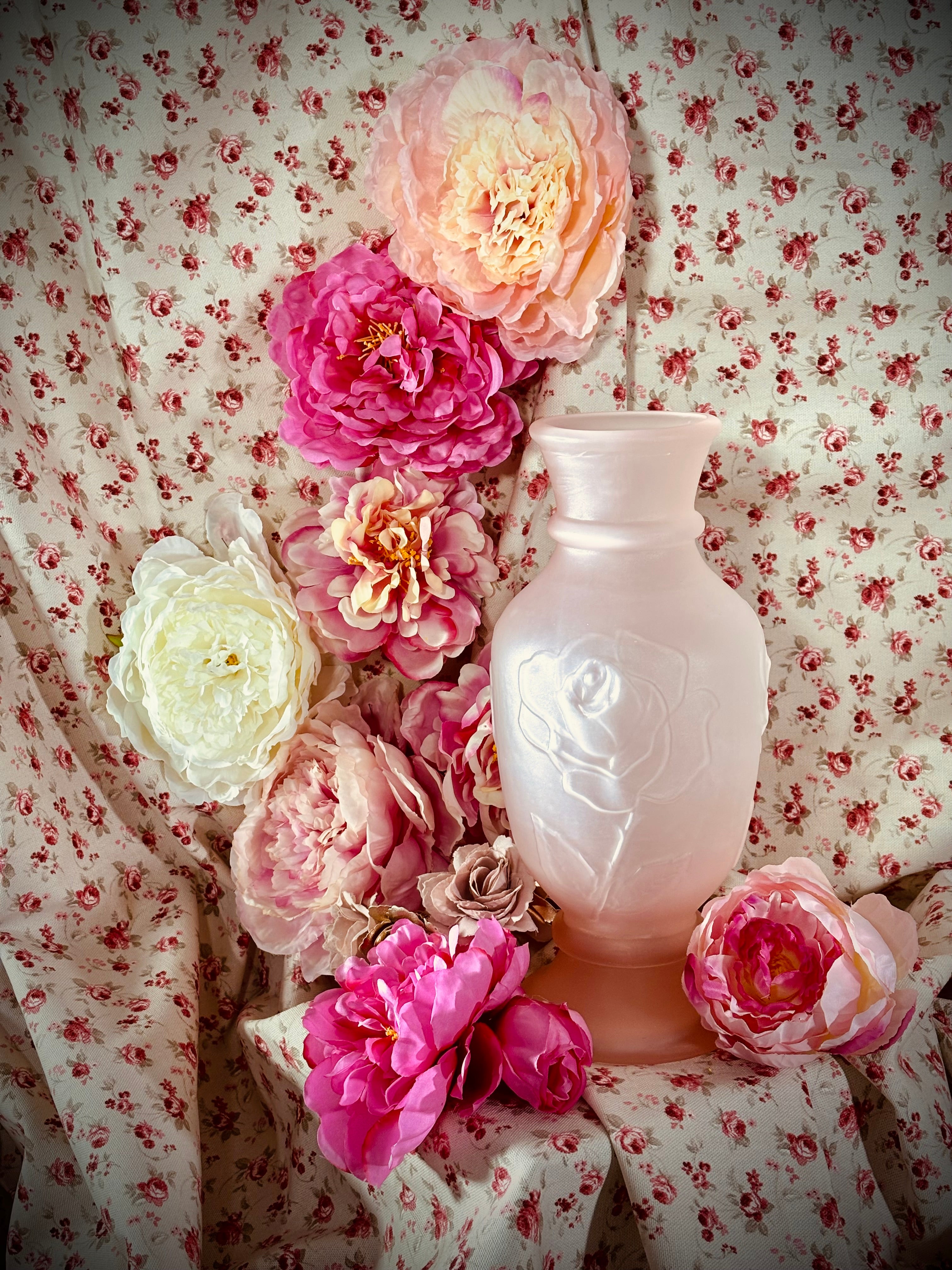 Vase aux roses en verre Givré Art Déco