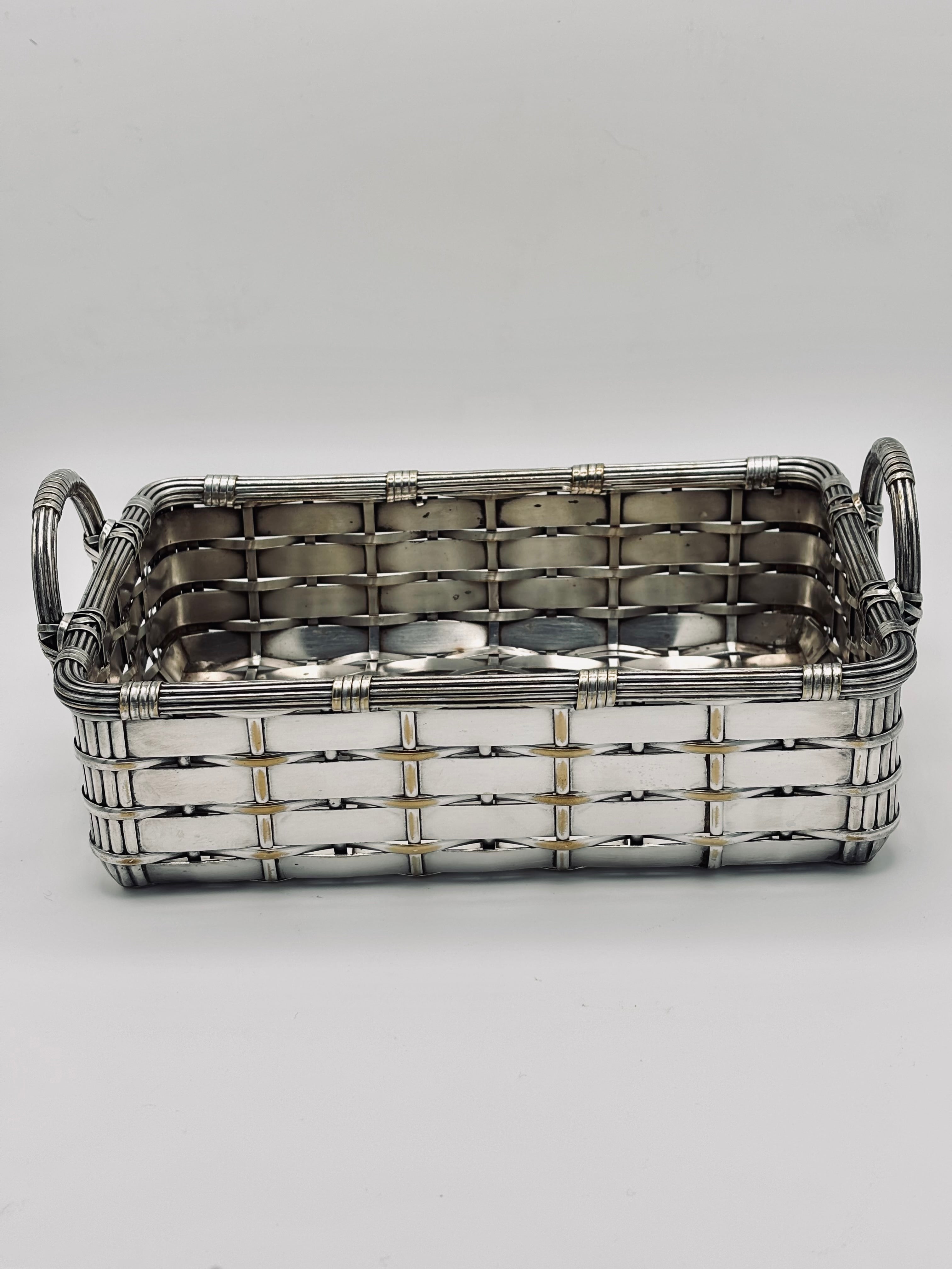 Panier en métal argenté