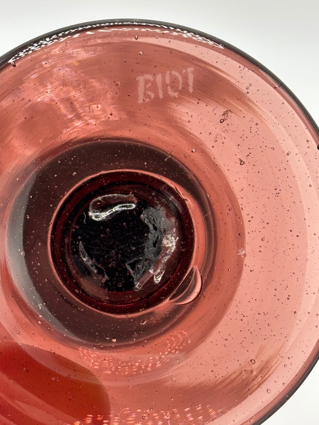 Paire de bougeoirs en verre soufflé signés  Biot années 1970