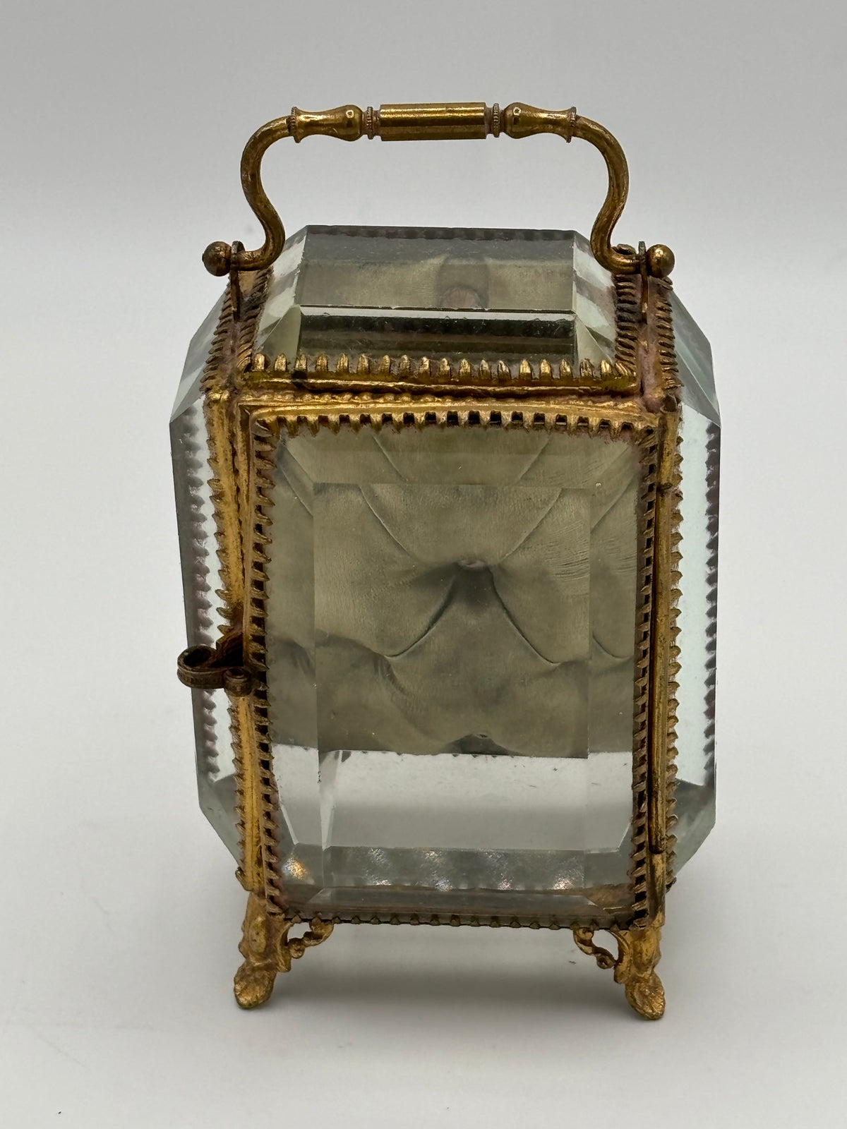 Vitrine porte-montre à gousset en verre biseauté et laiton – vue 5