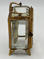 Vitrine porte-montre à gousset en verre biseauté et laiton – vue 7
