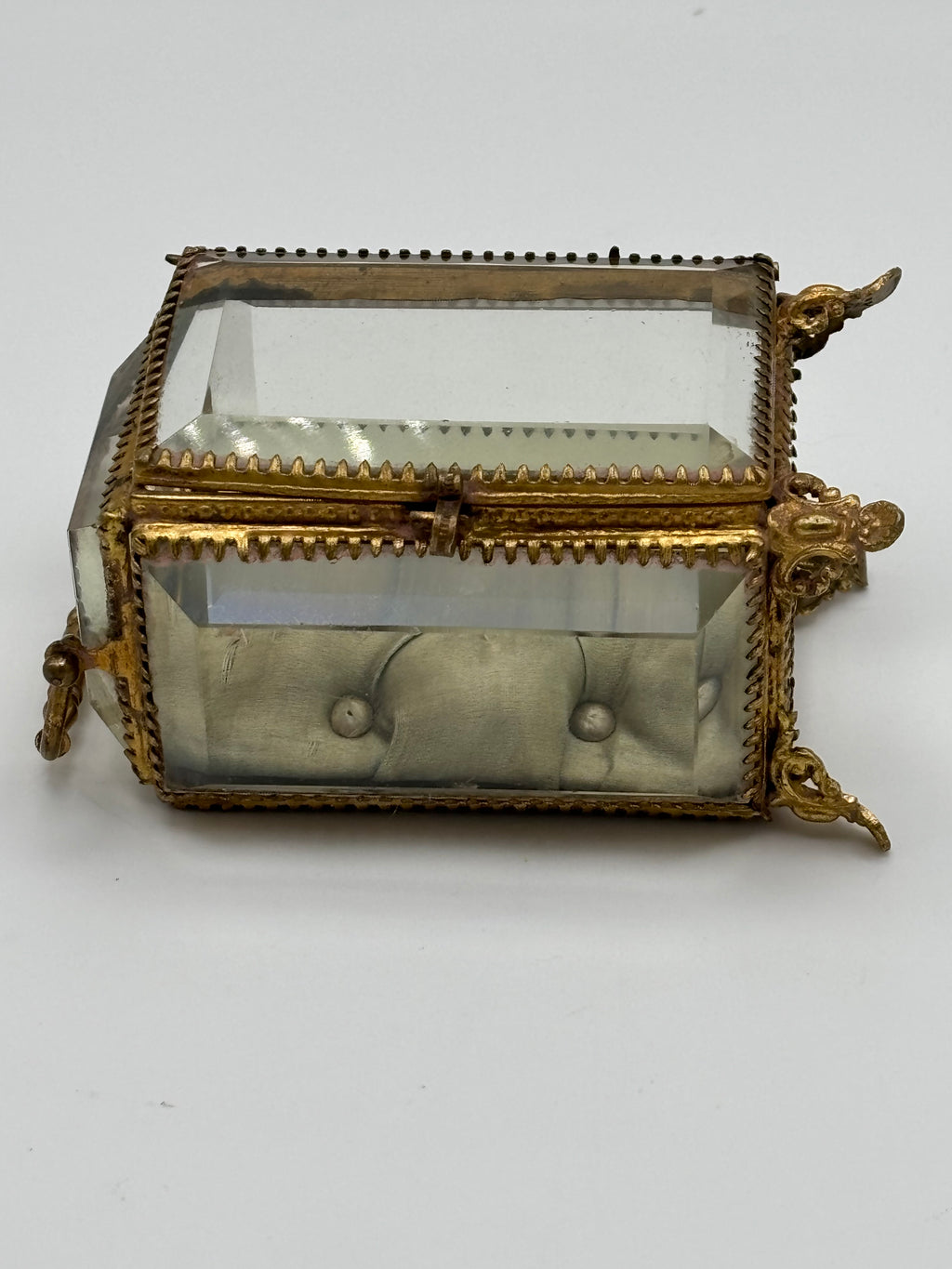 Vitrine porte-montre à gousset en verre biseauté et laiton – vue 2