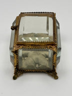 Vitrine porte-montre à gousset en verre biseauté et laiton – vue 8