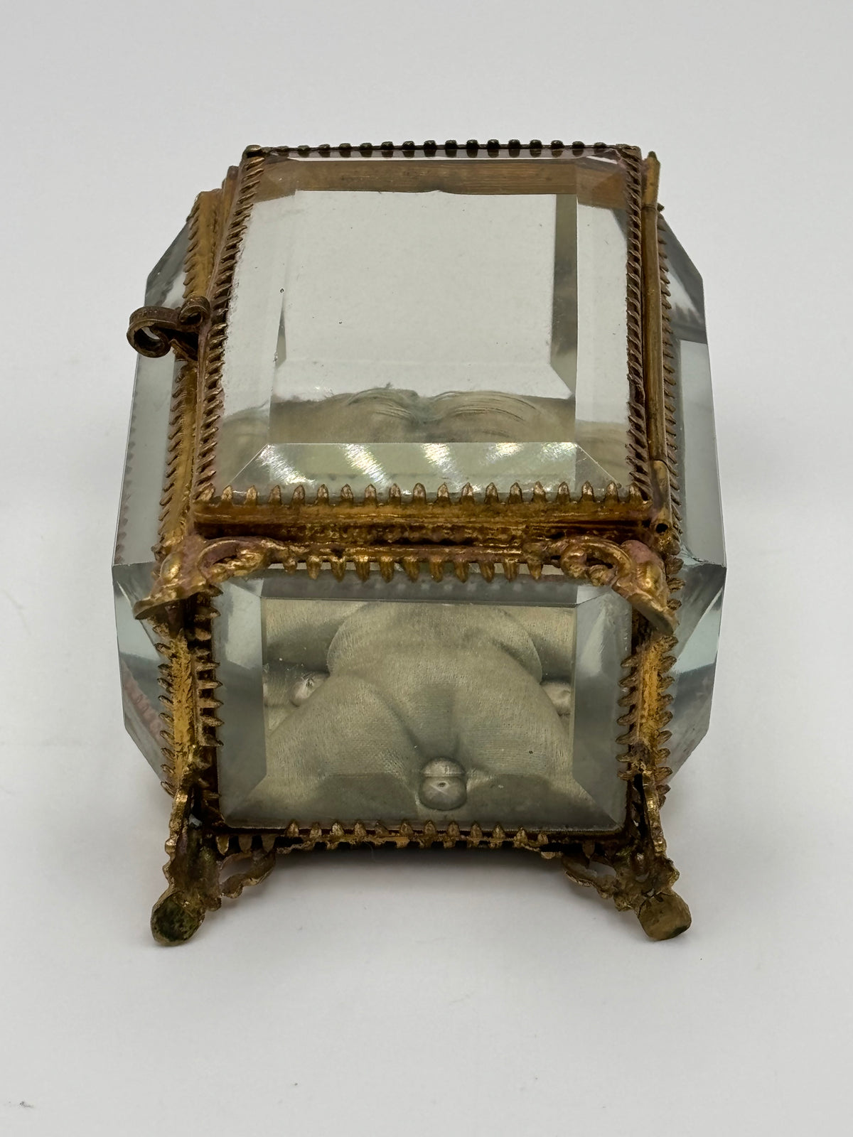 Vitrine porte-montre à gousset en verre biseauté et laiton – vue 8