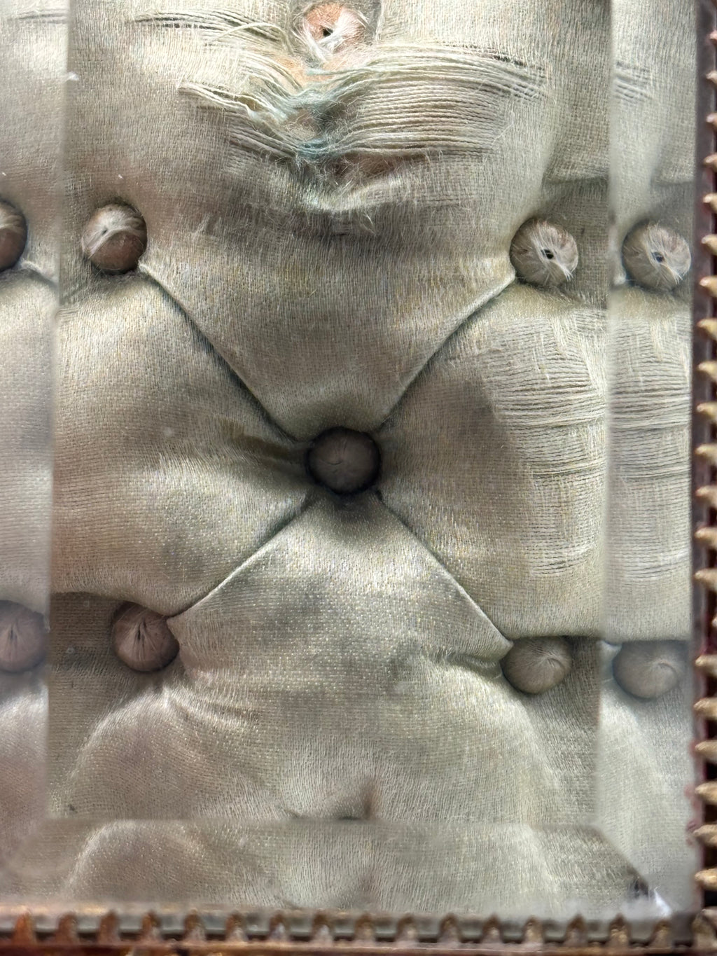 Vitrine porte-montre à gousset en verre biseauté et laiton – vue 6