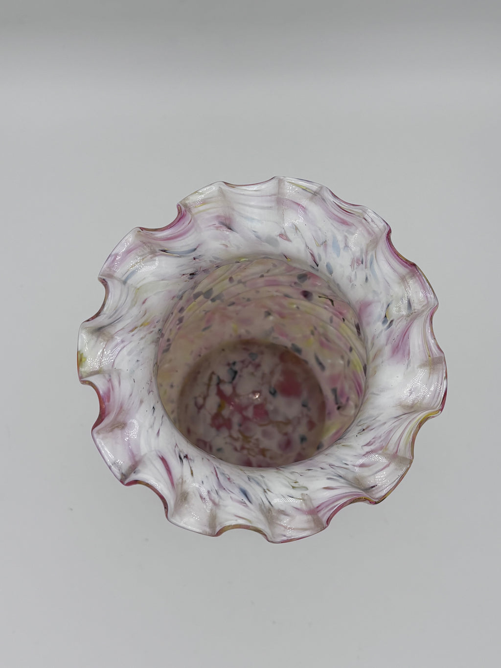 Vase en verre dans l'esprit de Clichy inspiration Legras