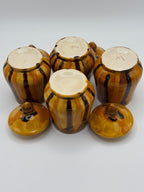 Quatre pots couverts en céramique émaillée ambrée à coulures – vue 8