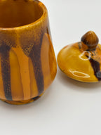 Quatre pots couverts en céramique émaillée ambrée à coulures – vue 4