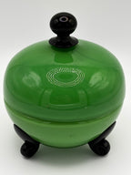 Bonbonnière/Boite en verre opalin couleur verte