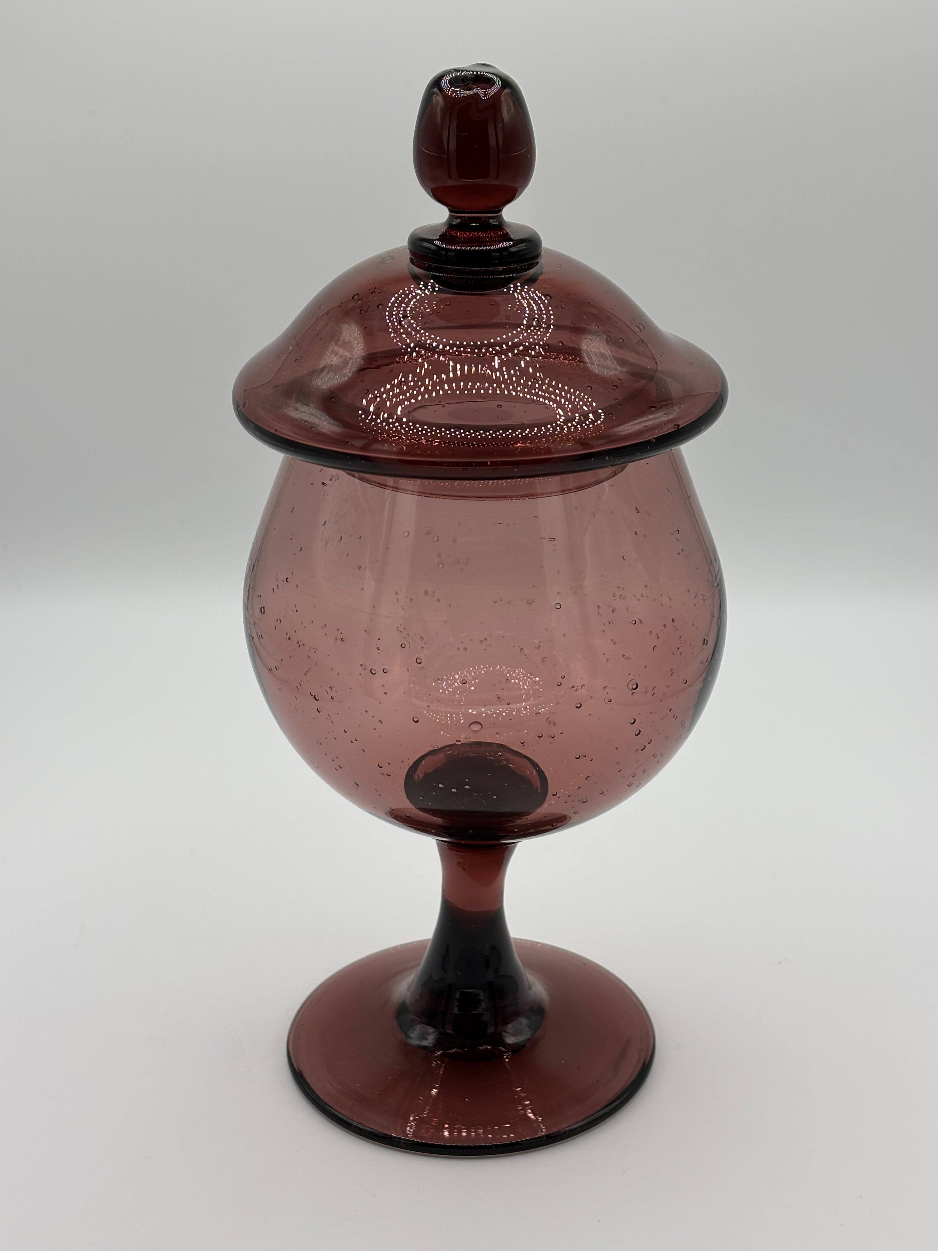Pot ou Bonbonnière en verre  soufflé bullé dans l'esprit des verreries de  Biot