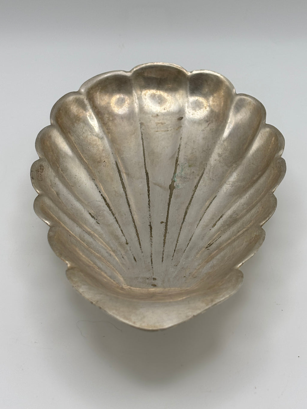 Coupelle en forme de coquille  en métal argenté