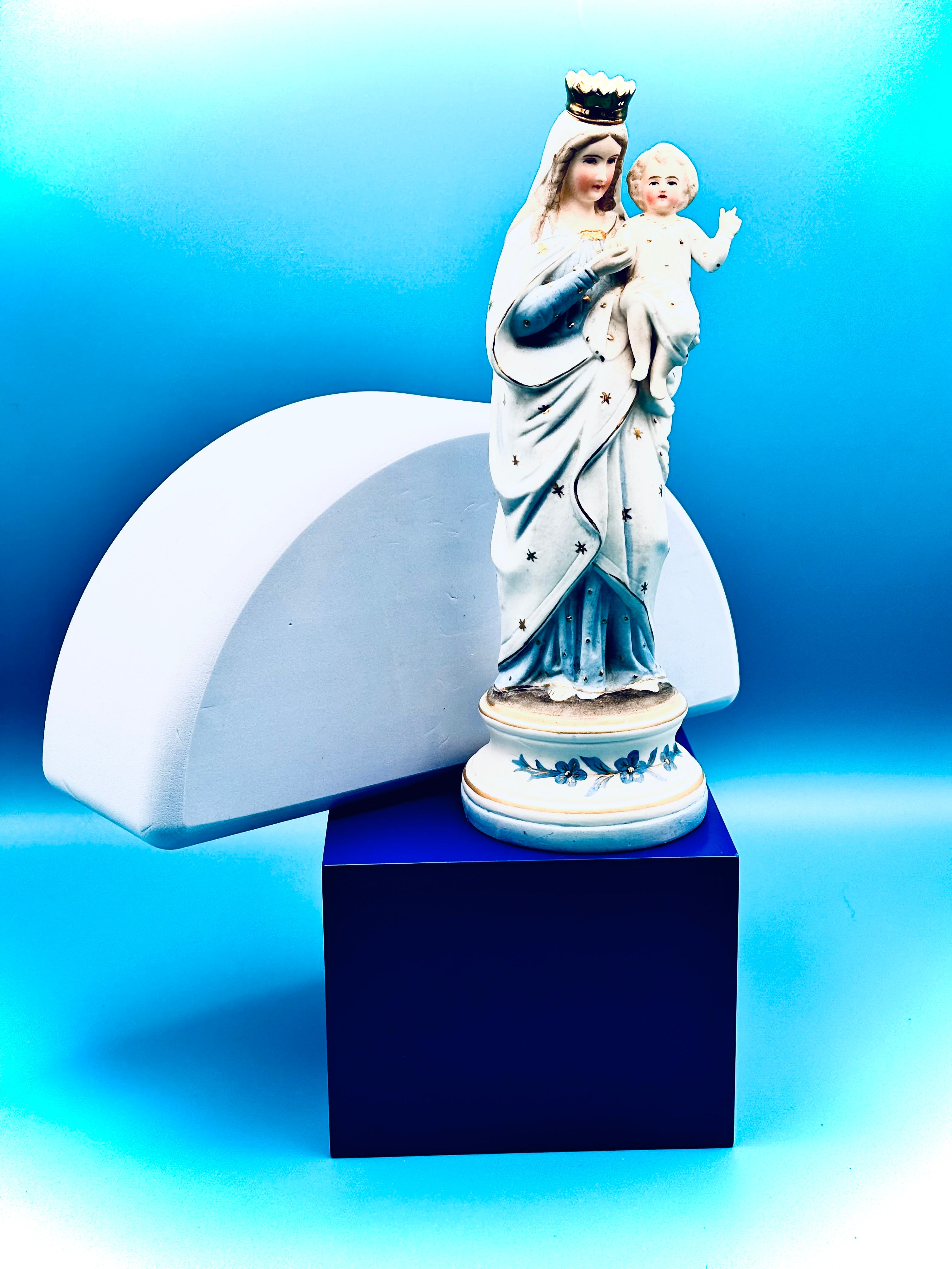 Vierge à l'enfant en biscuit