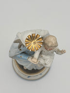 Vierge à l'enfant en biscuit