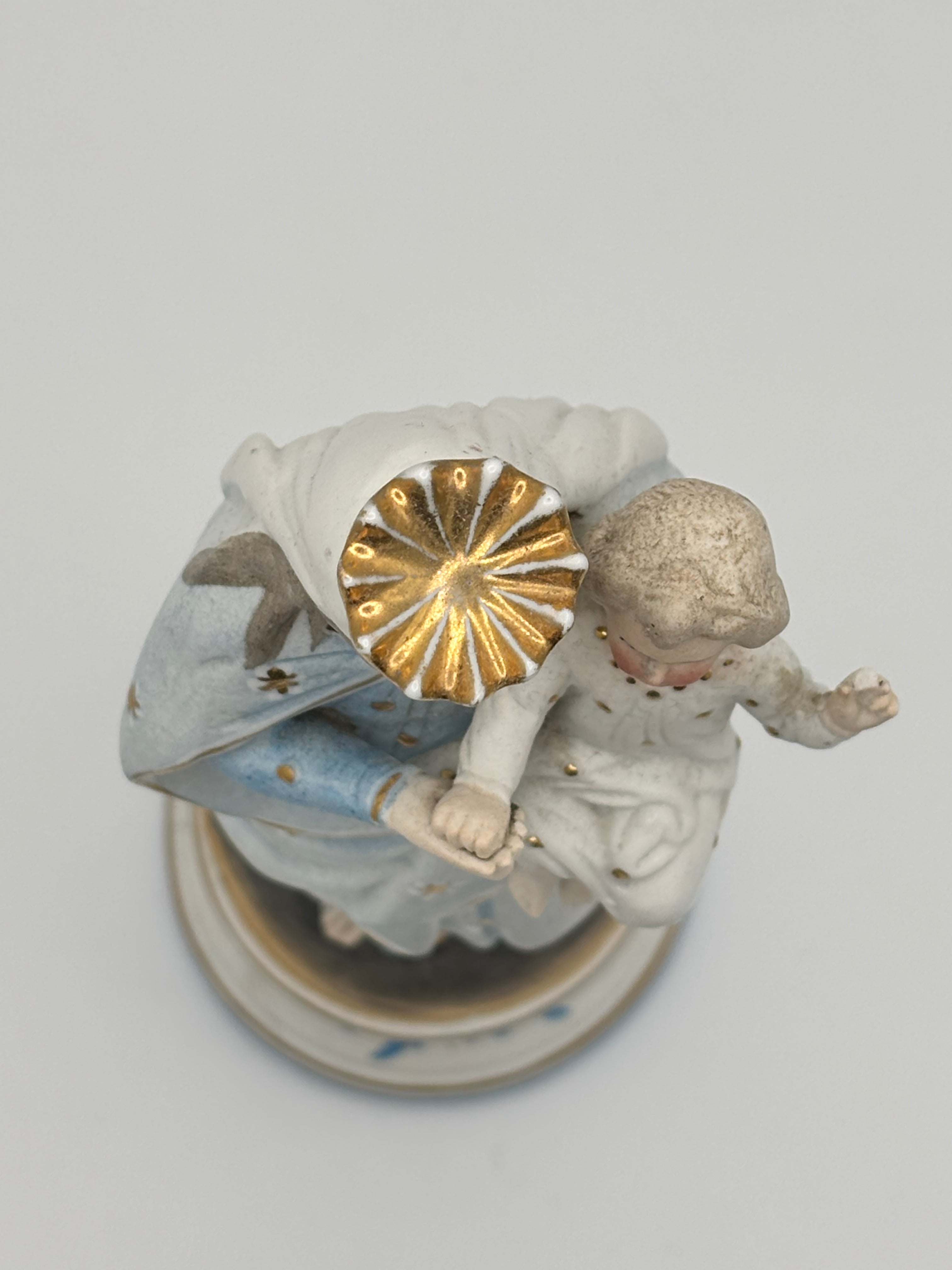 Vierge à l'enfant en biscuit