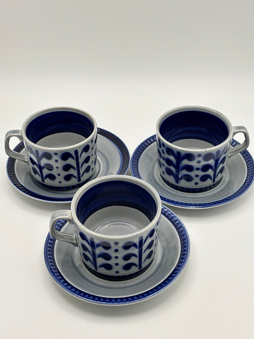 Set de 3 Tasses et sous tasses Boch La Louvière décor Nevada  en grès émaillé