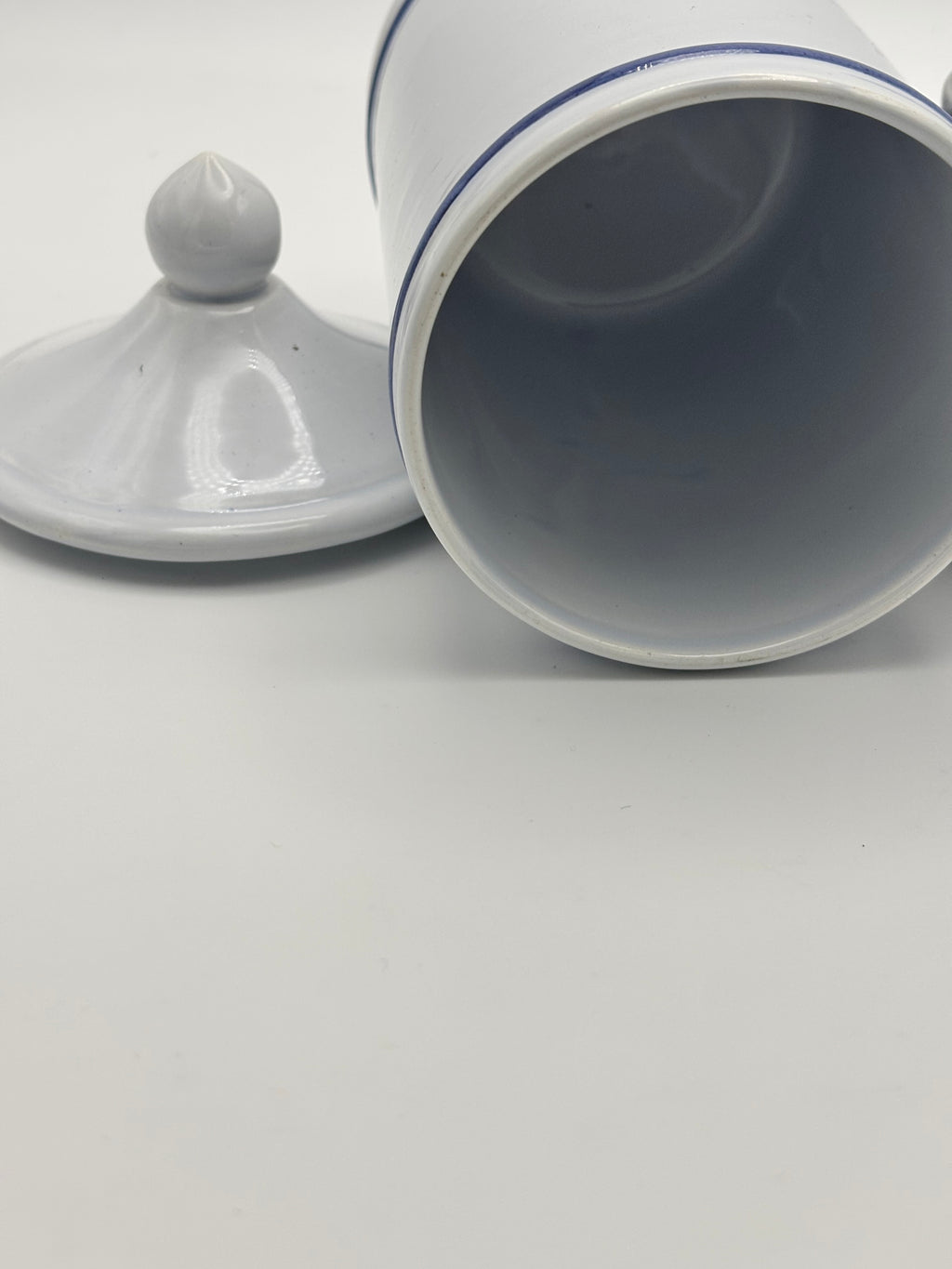 Pot d'Apothicaire Longchamp en porcelaine de Limoges