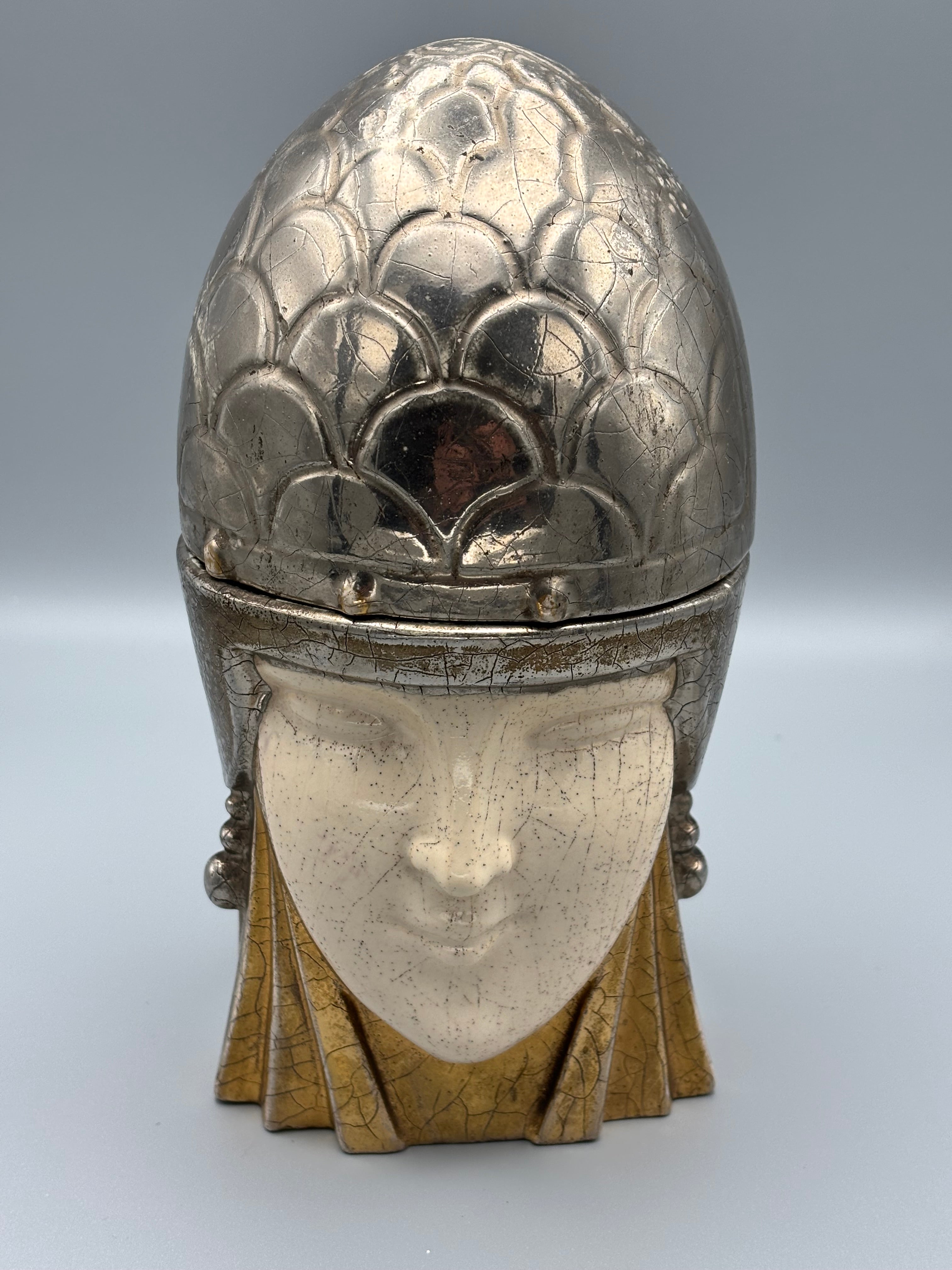 Tête de femme Casquée à l'Egyptienne Art Déco signée ROBJ