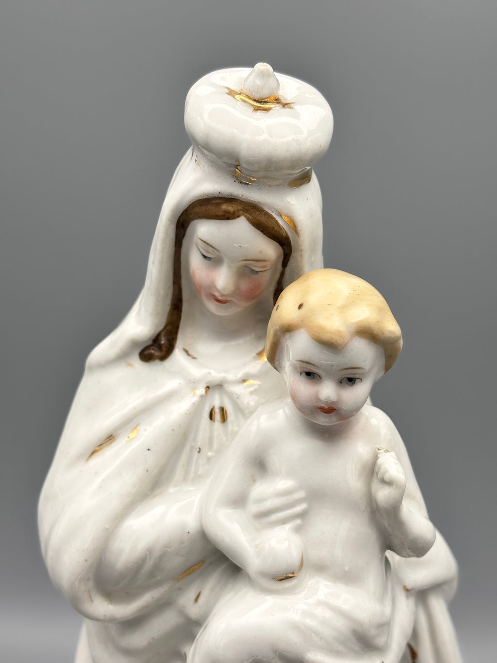 Vierge à l'Enfant en porcelaine émaillée