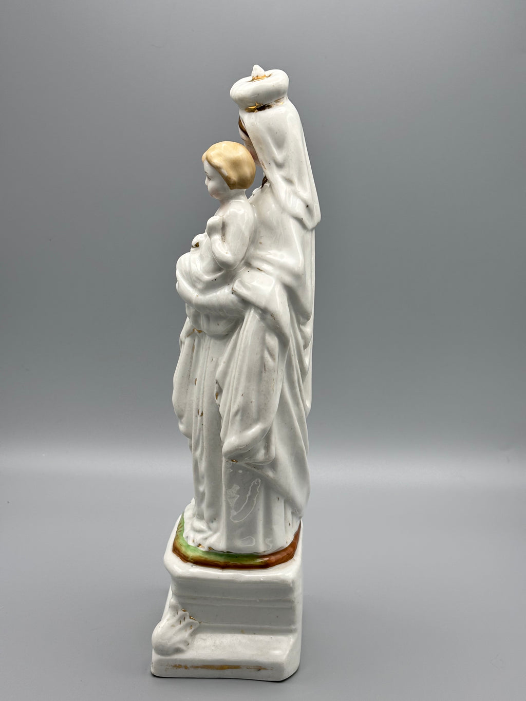 Vierge à l'Enfant en porcelaine émaillée