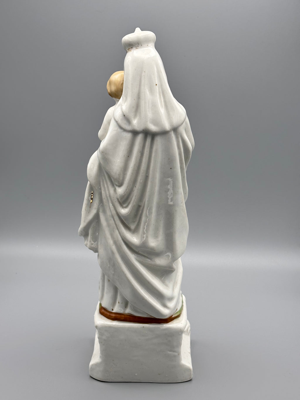 Vierge à l'Enfant en porcelaine émaillée