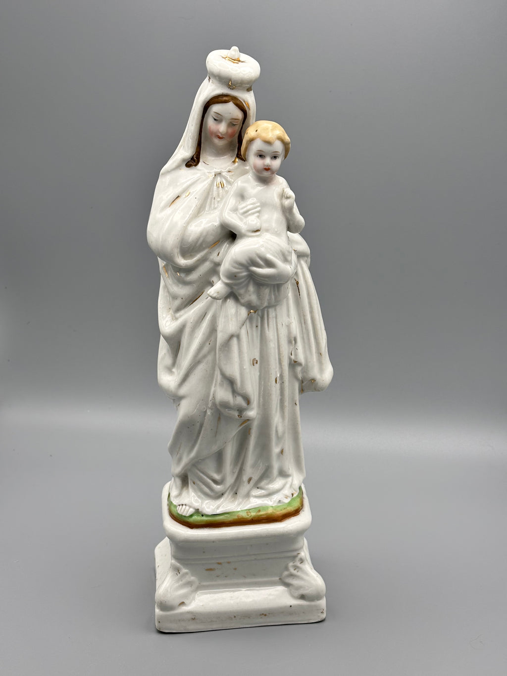 Vierge à l'Enfant en porcelaine émaillée