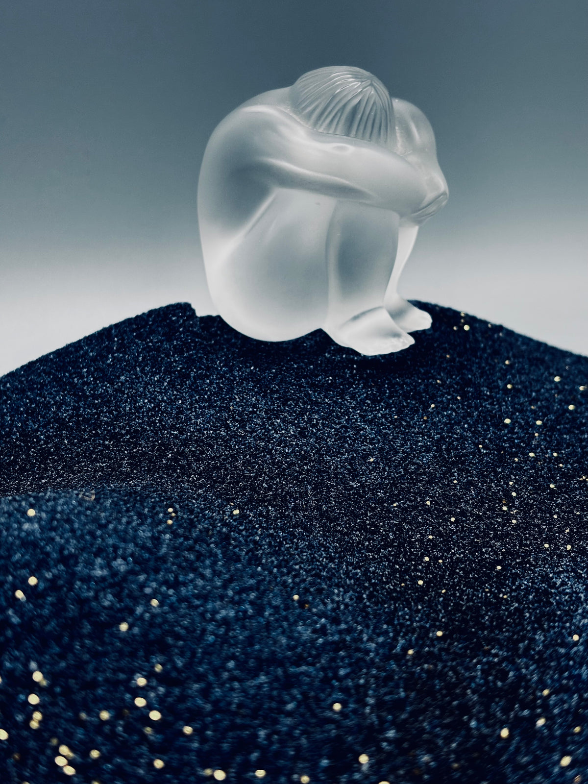 Sculpture féminine.Cristal Lalique.Collection "Nus Attitudes"crées en 1998.Ici "Nu Nabi".