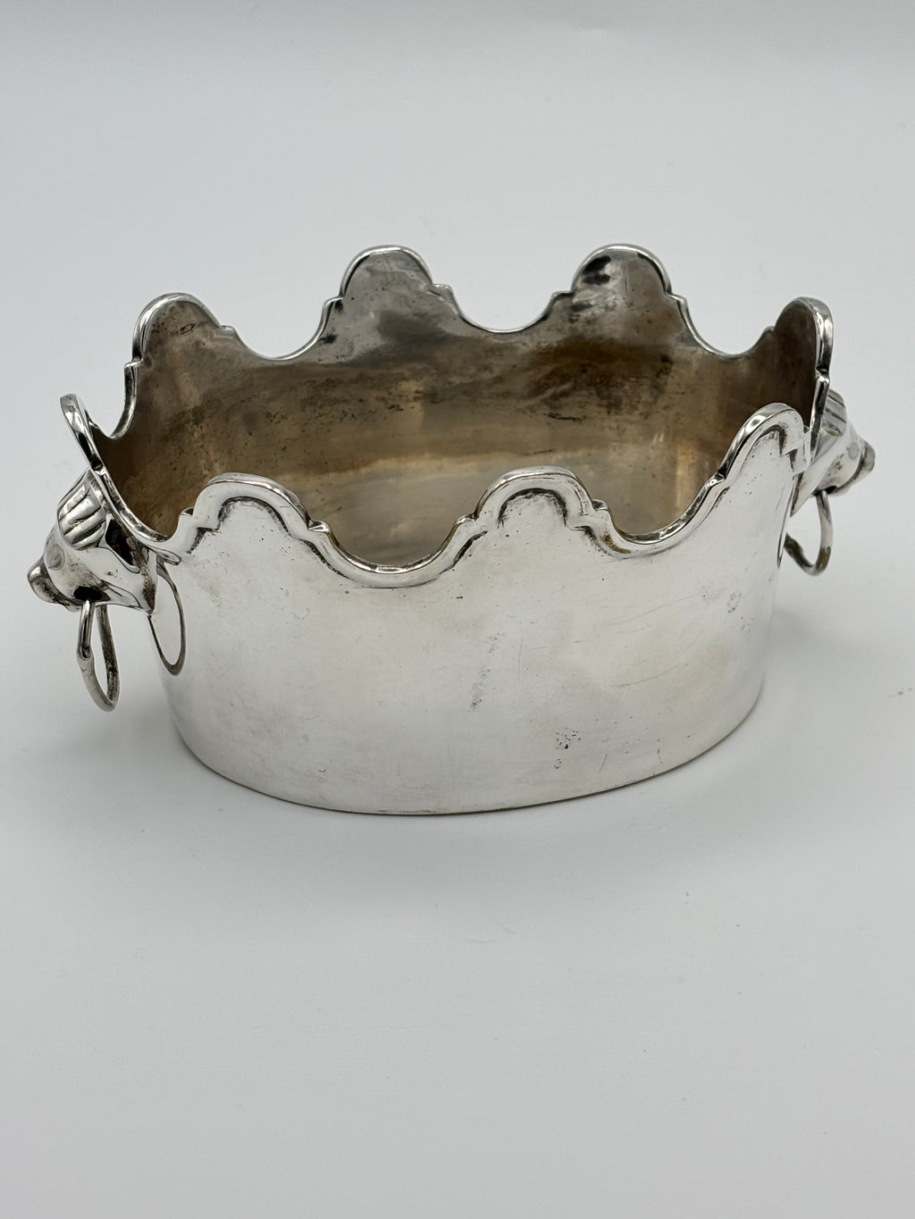 Rafraississoir à verres décoratif en métal argenté à têtes de lions
