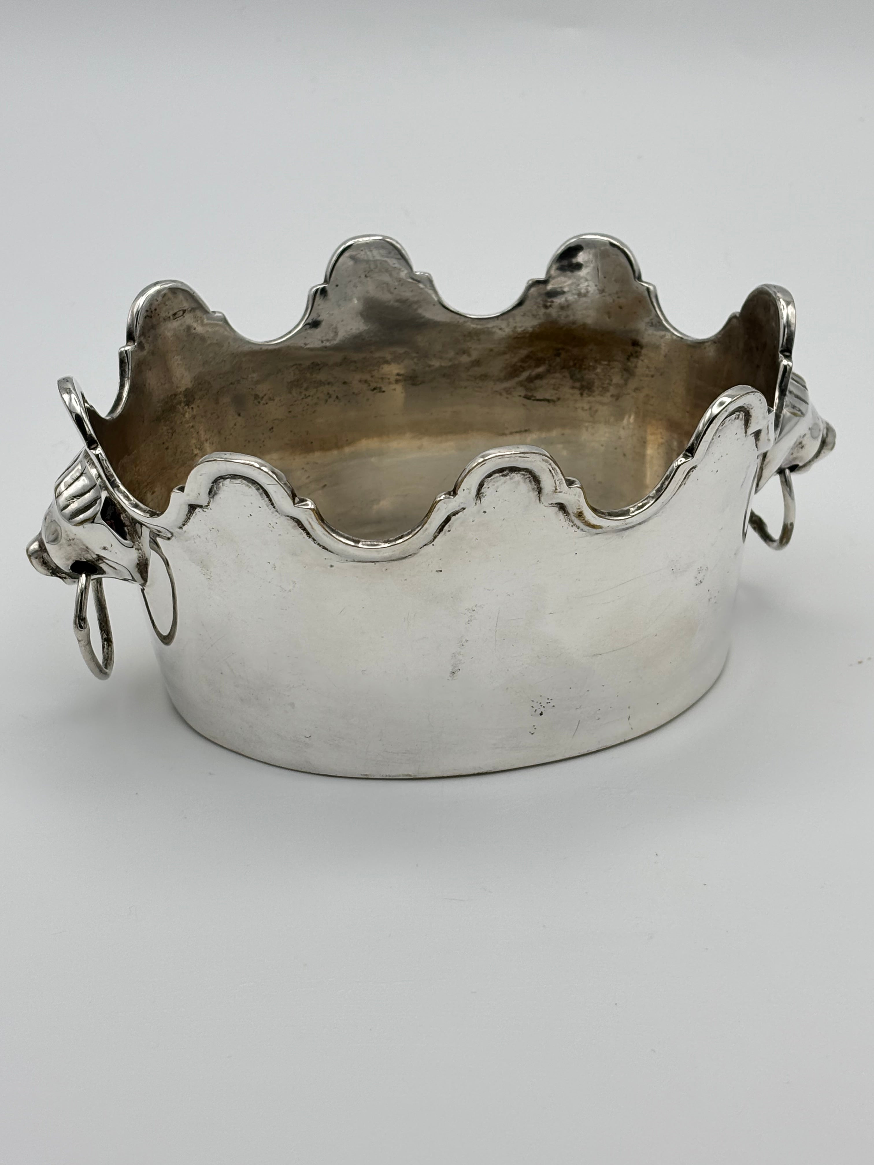 Rafraississoir à verres décoratif en métal argenté à têtes de lions