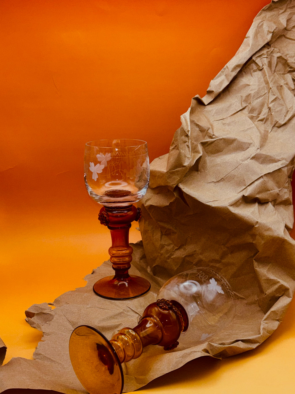 Paire de verres  Rômer en verre soufflé et gravé