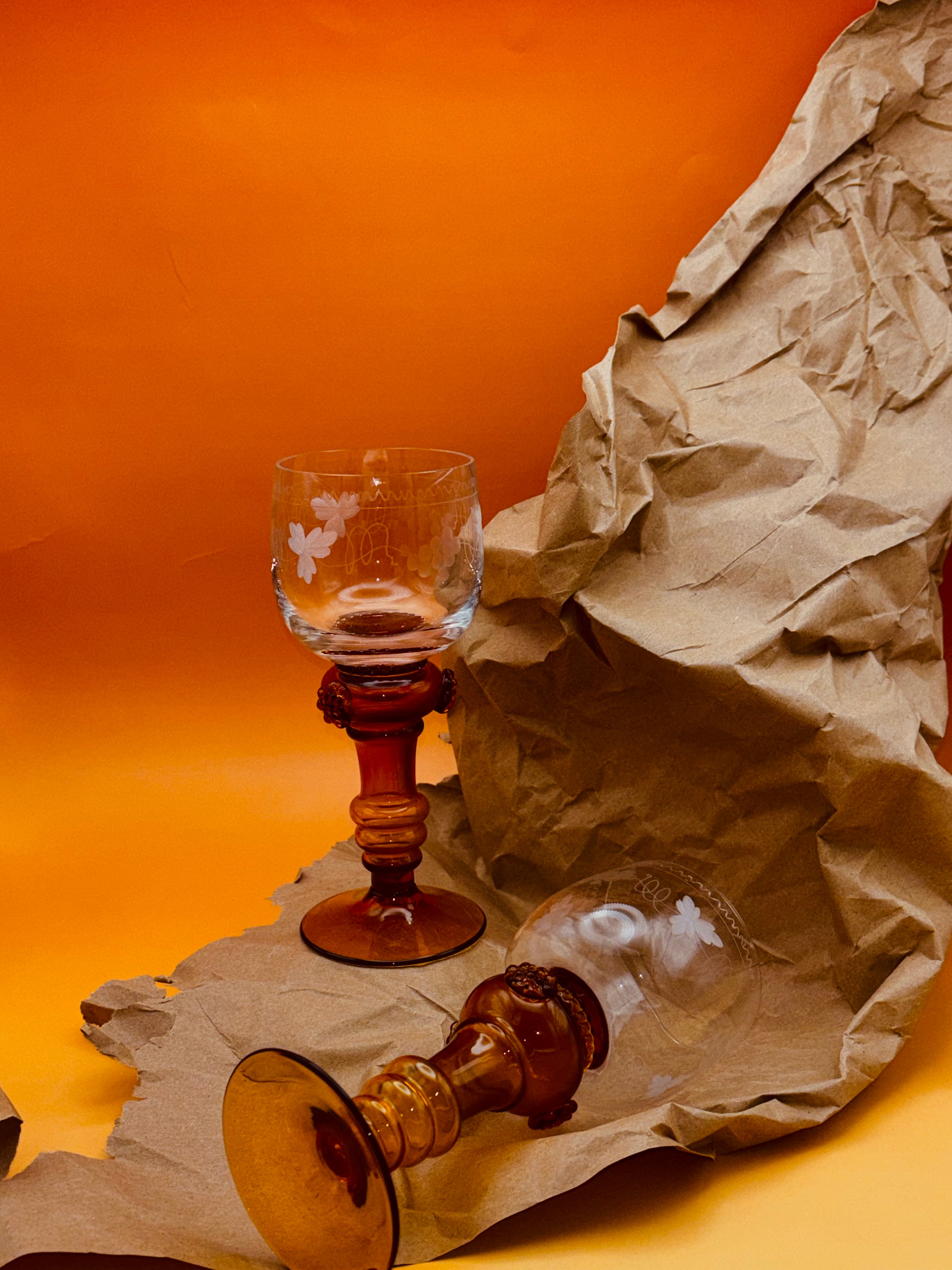 Paire de verres  Rômer en verre soufflé et gravé